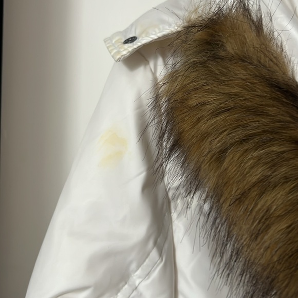 White puffer jacket with removable hood - Picture 7 of 8